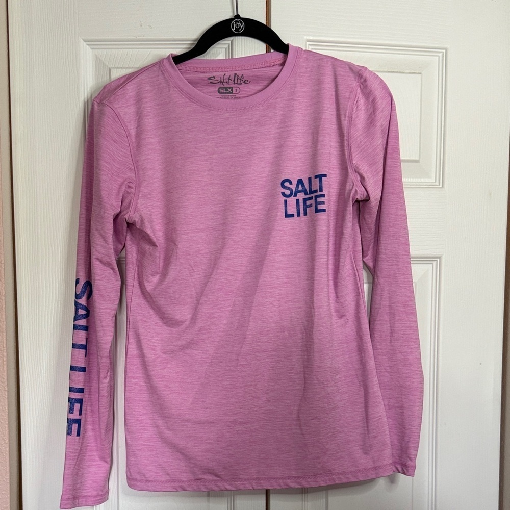 Salt Life Long Sleeve Performance Shirt in Pink and Blue size S